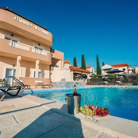 Sun Haven Luxury Guest house