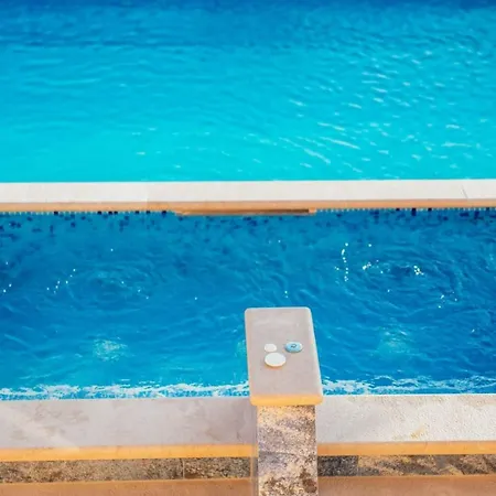 Sun Haven Luxury Guest house Zvekovica