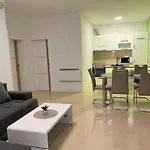 Sun Haven Luxury بيت ضيافة Zvekovica