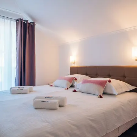 Sun Haven Luxury בית הארחה Zvekovica