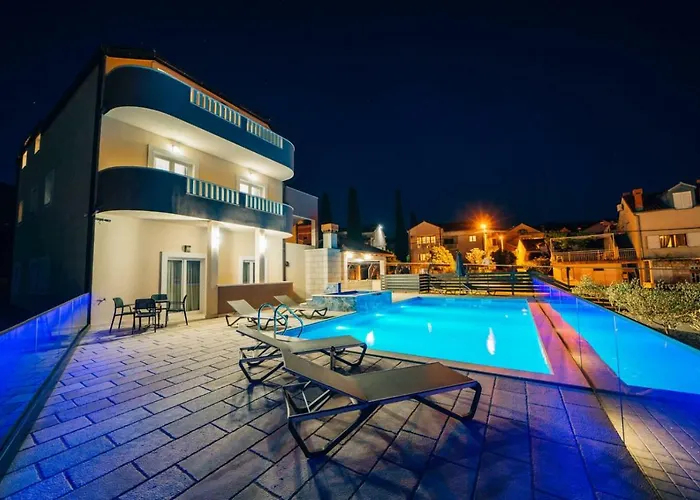 Sun Haven Luxury بيت ضيافة 4*